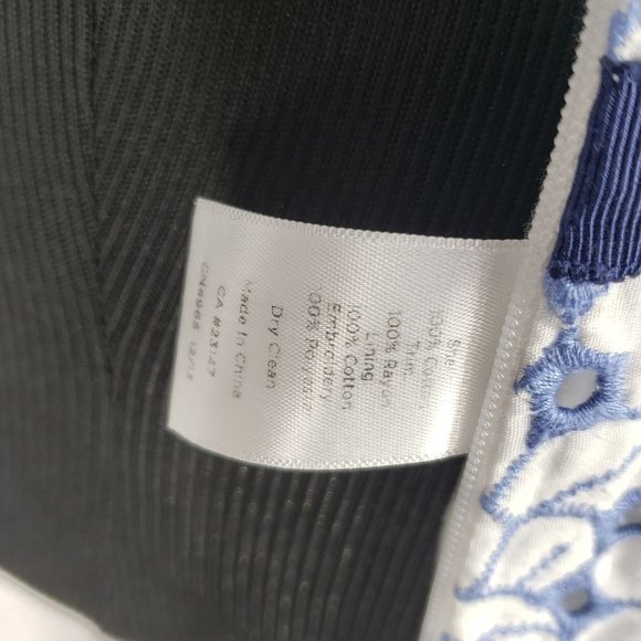 Talbots Woman's Blue Striped Floral Lace‎ Detail Short Sleeve Blouse Size 10 - Picture 4 of 11